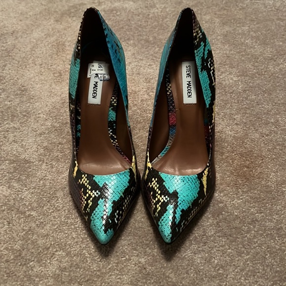 Steve Madden Heels - Picture 4 of 6